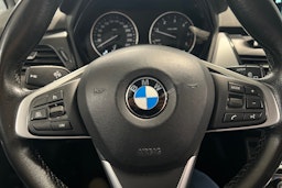 Sininen BMW 218 2018 kuva 16.