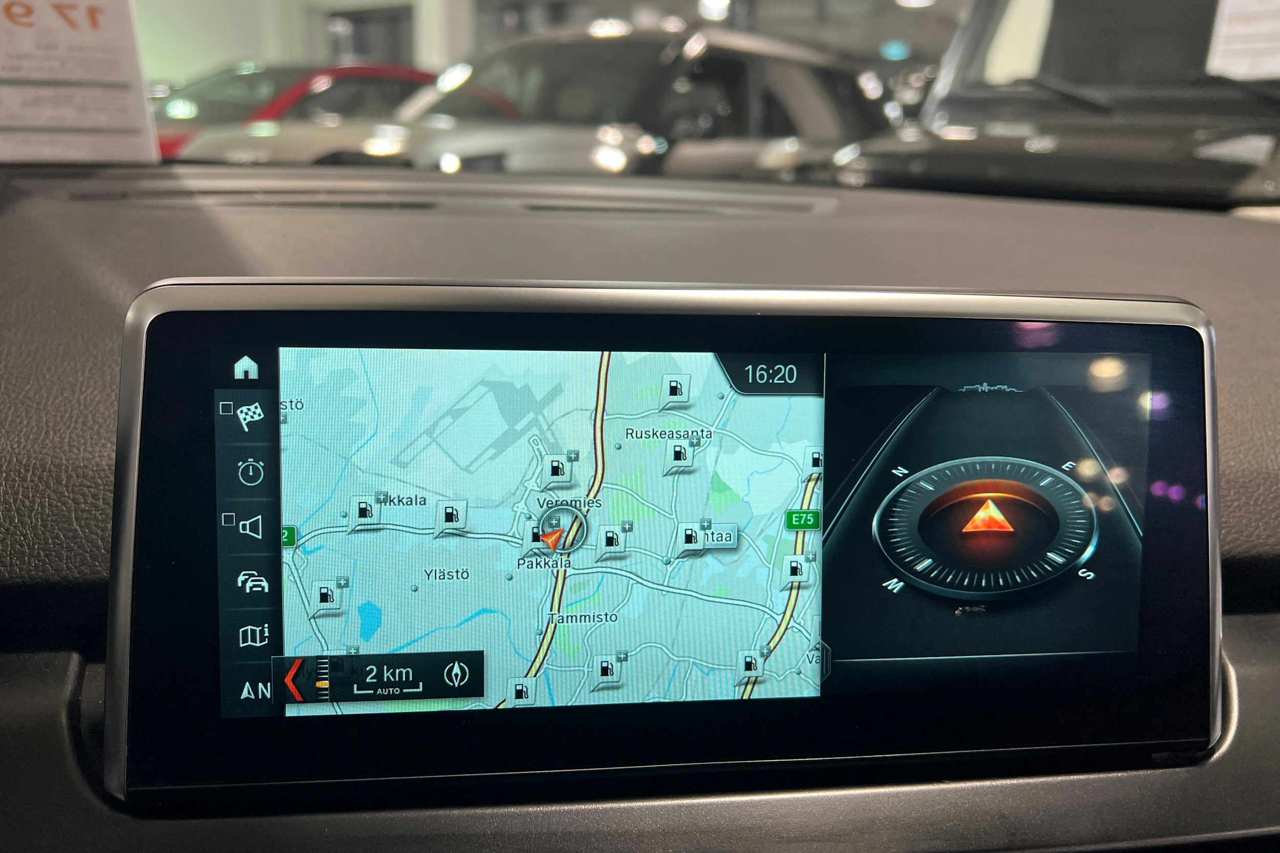 Sininen BMW 218 2018 kuva 18.