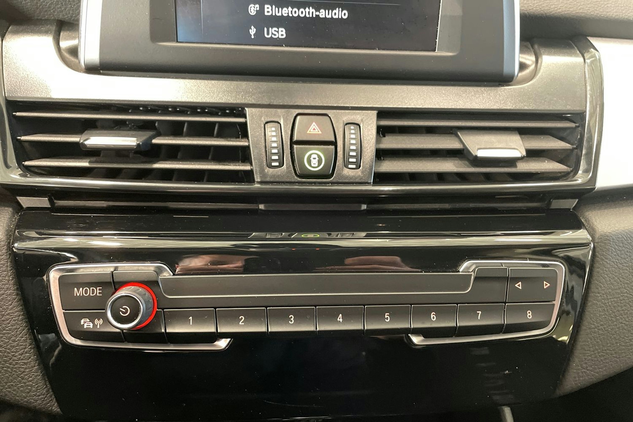 musta BMW 218 2021 kuva 27.