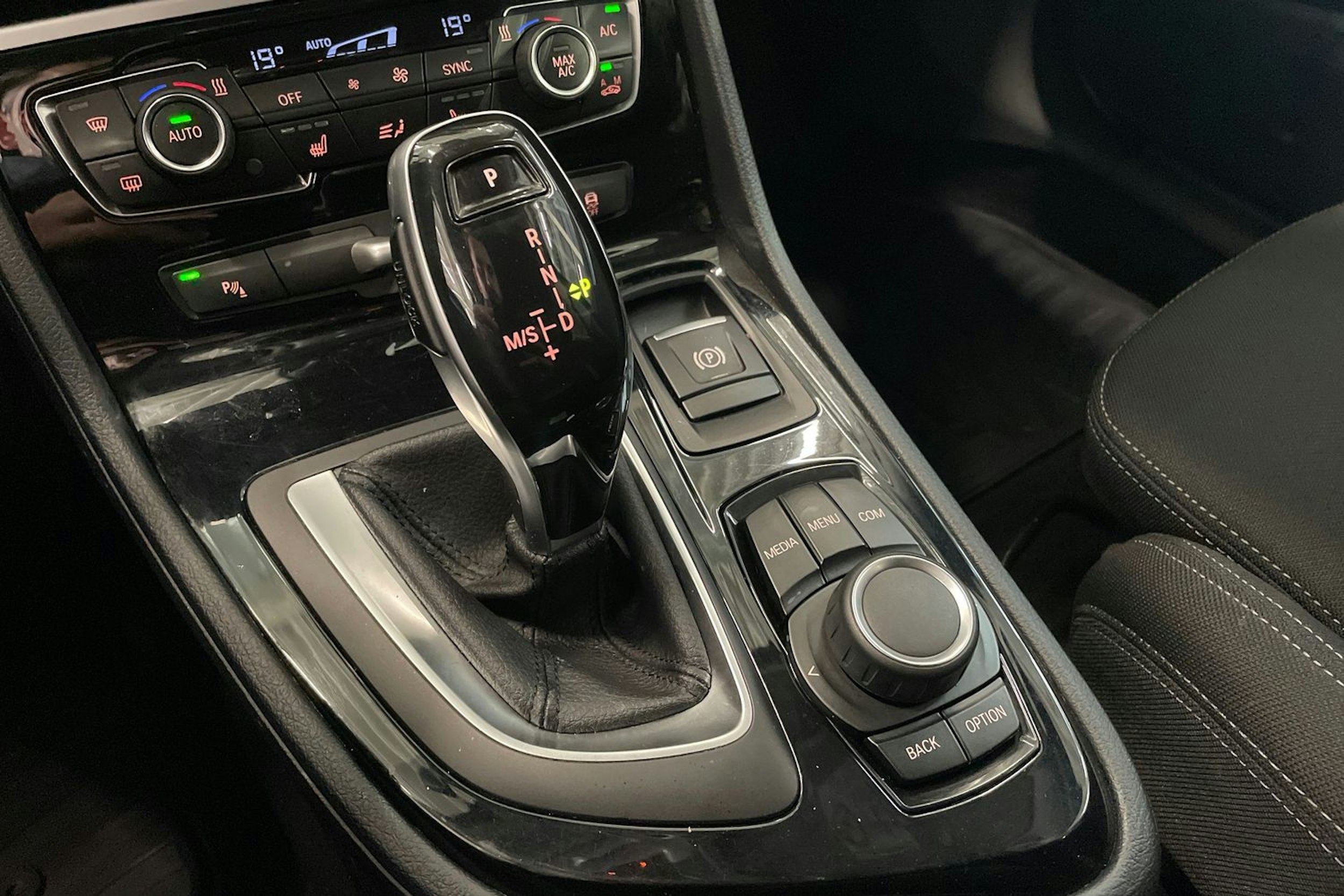 musta BMW 218 2021 kuva 29.