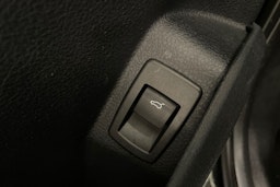 musta BMW 218 2021 kuva 32.