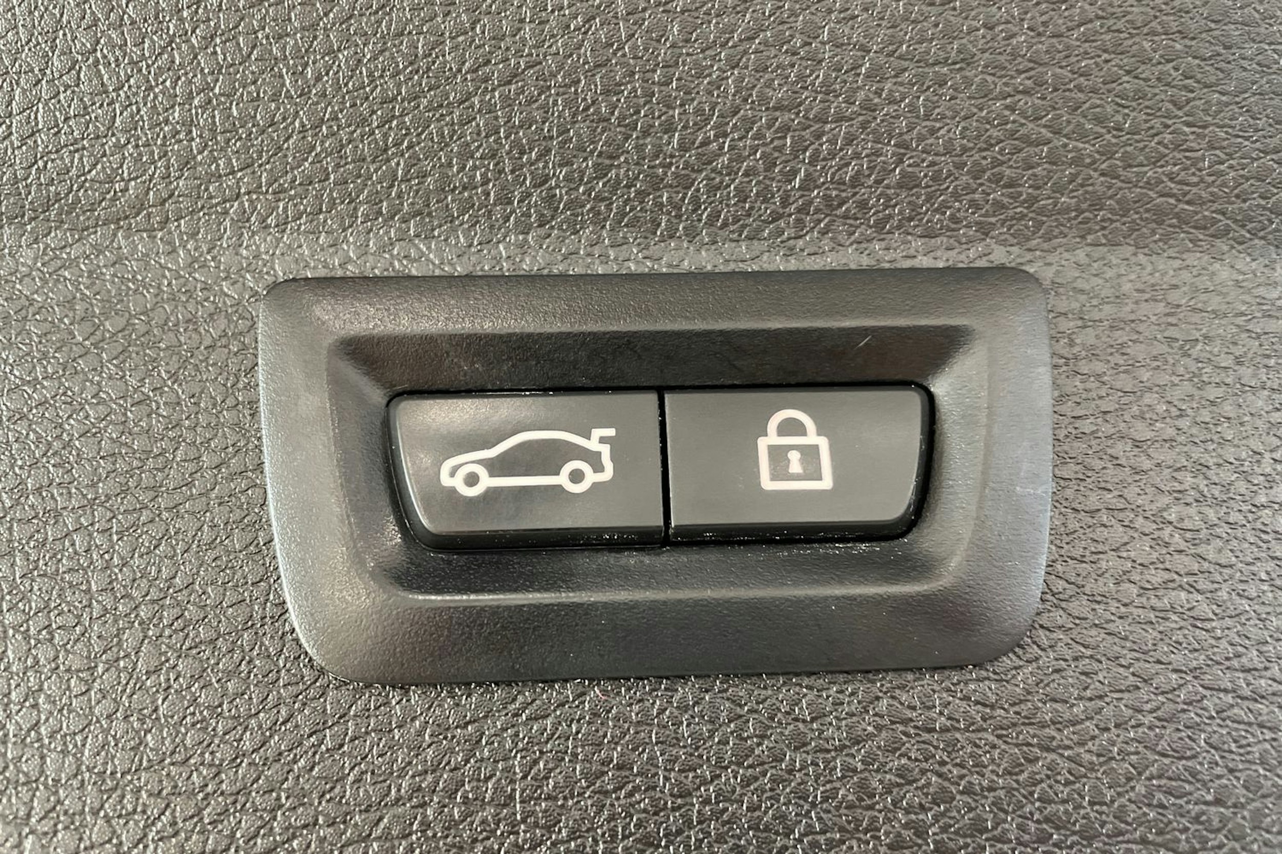 musta BMW 218 2021 kuva 35.