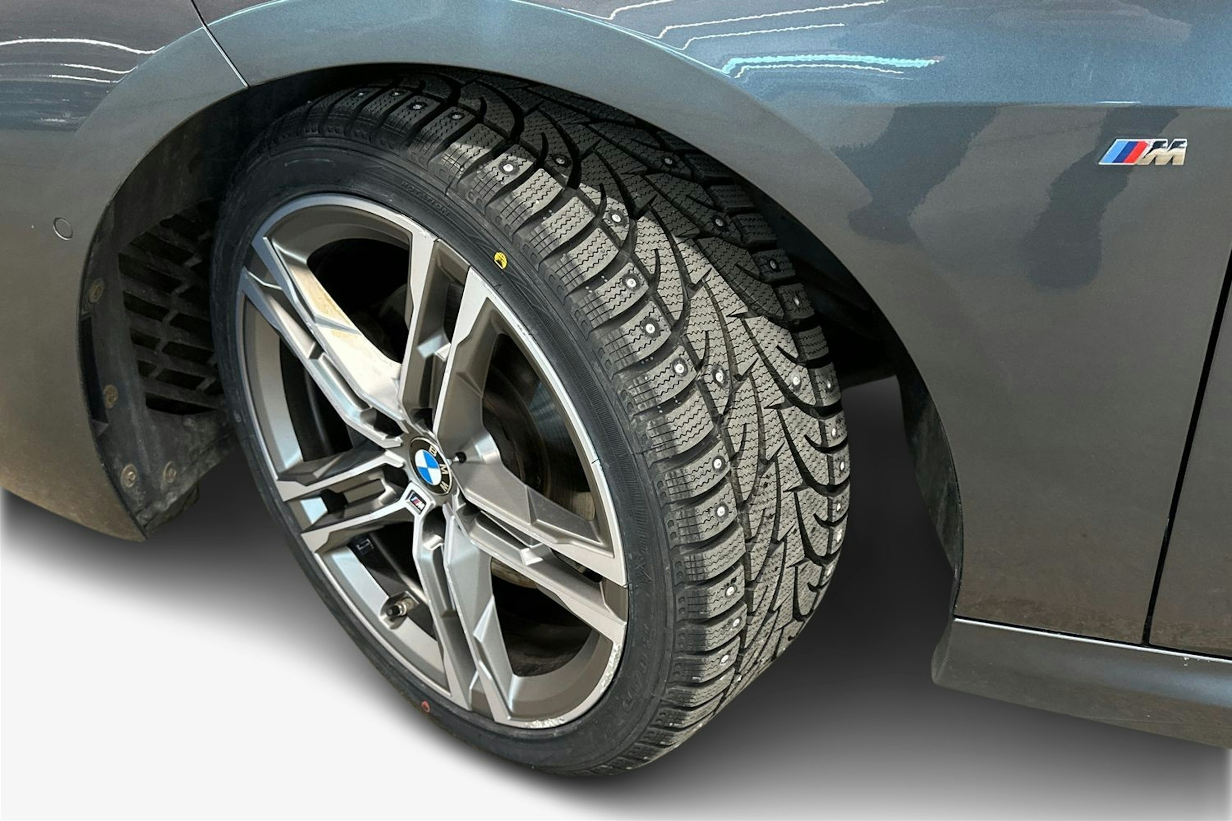 harmaa BMW 218 2020 kuva 11.