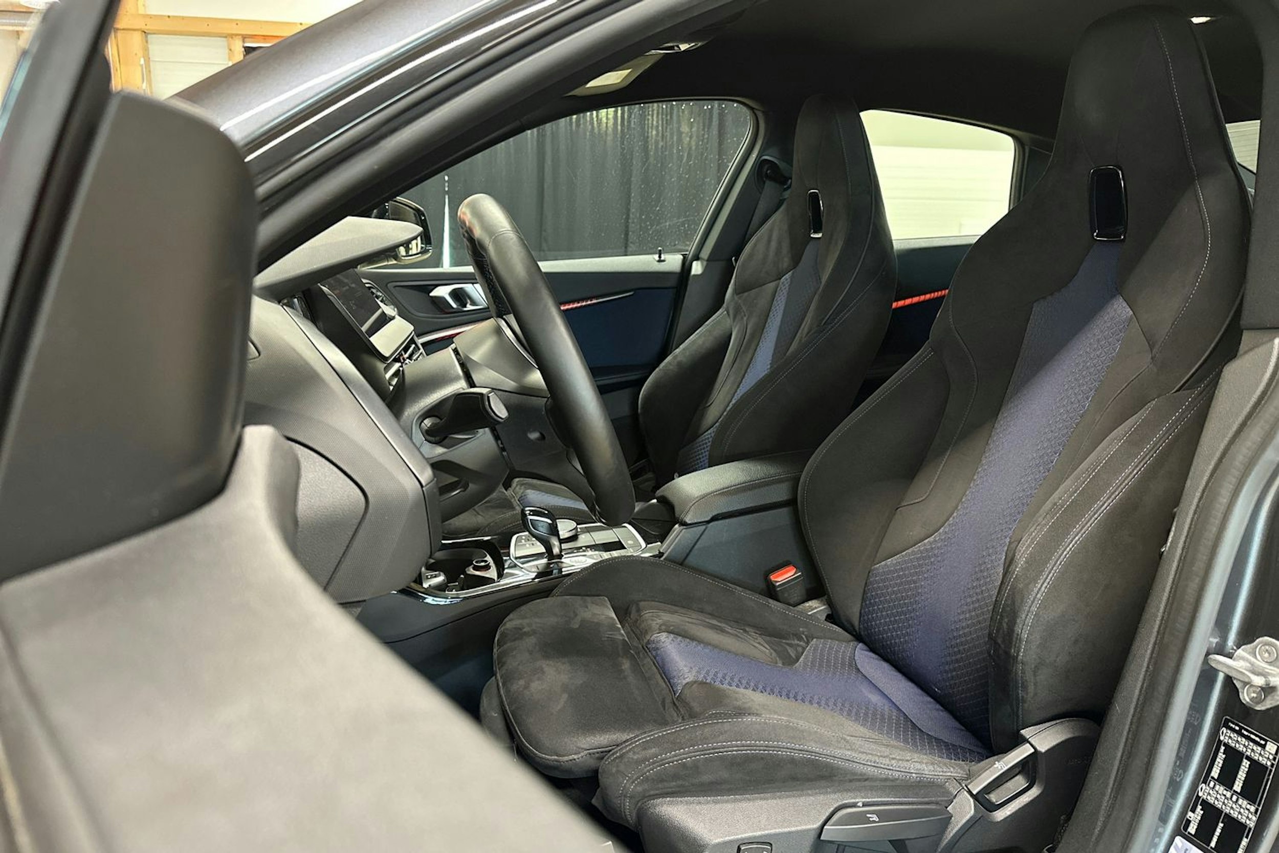 harmaa BMW 218 2020 kuva 15.