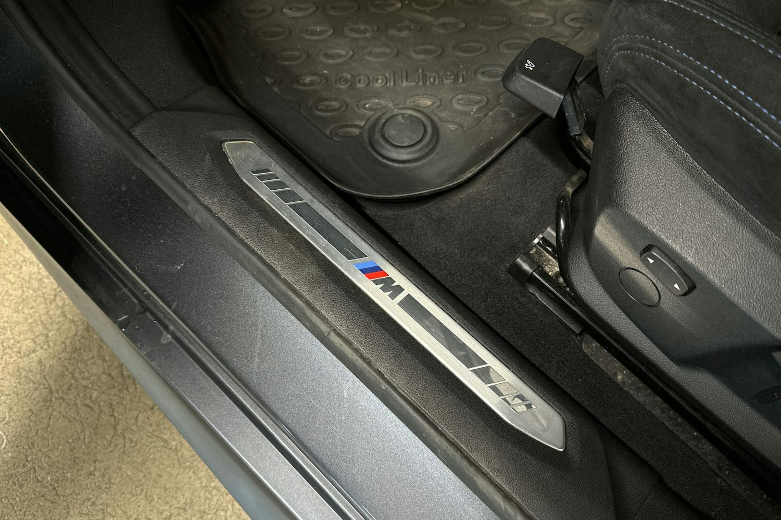 harmaa BMW 218 2020 kuva 16.