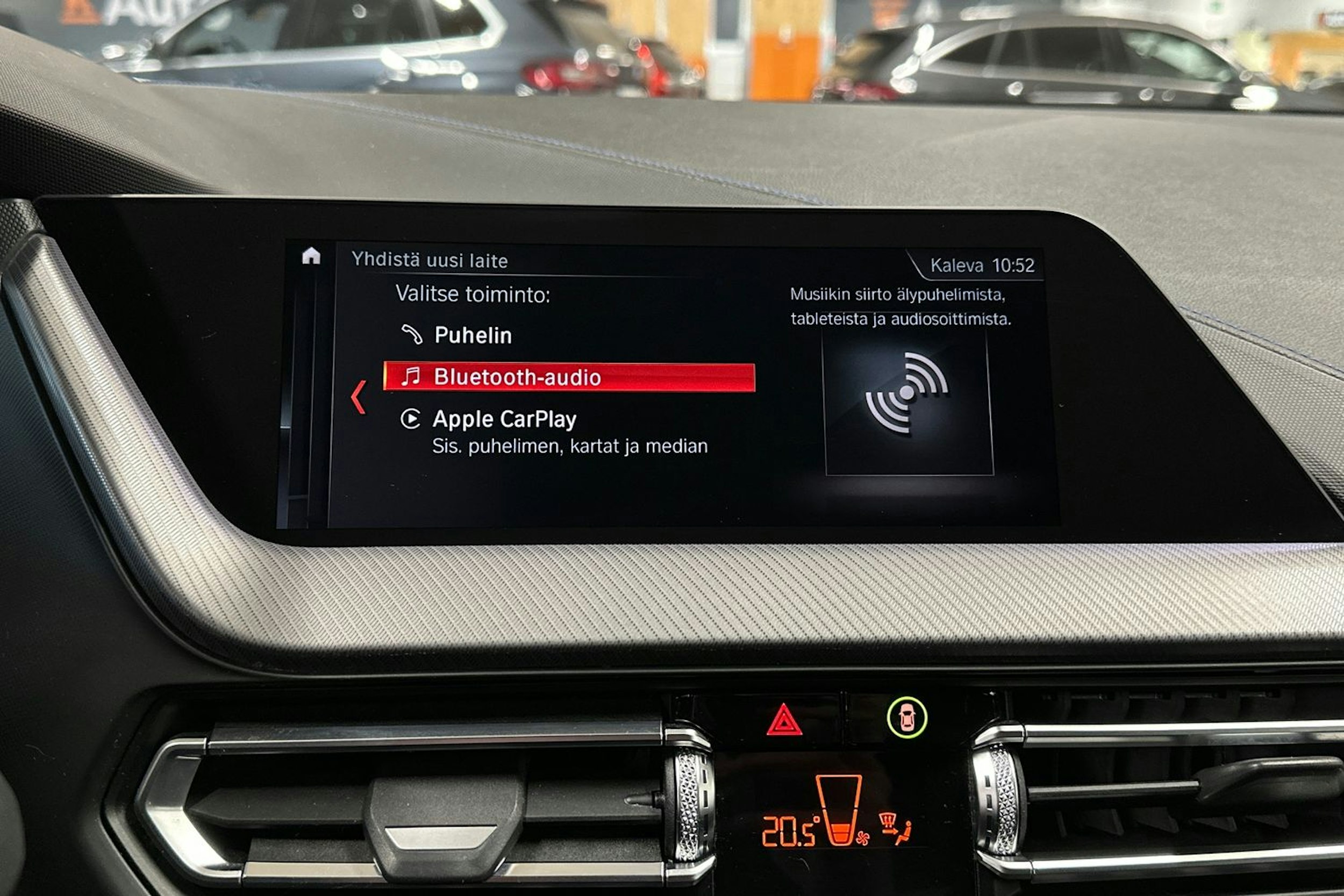 harmaa BMW 218 2020 kuva 20.