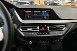 harmaa BMW 218 2020 kuva 21.