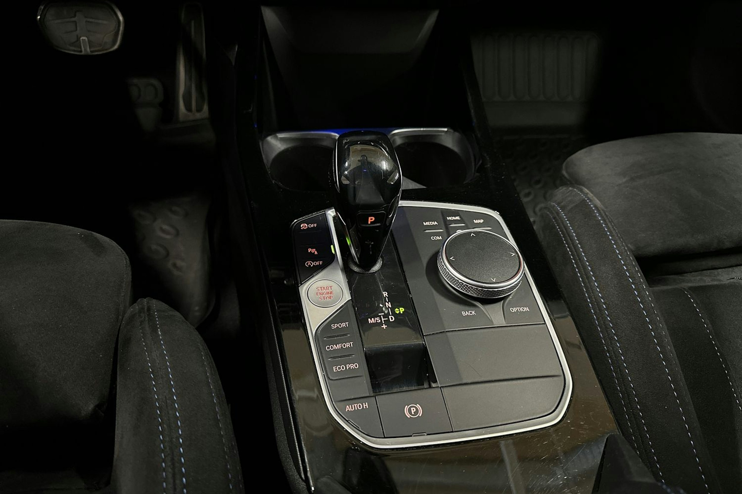 harmaa BMW 218 2020 kuva 22.