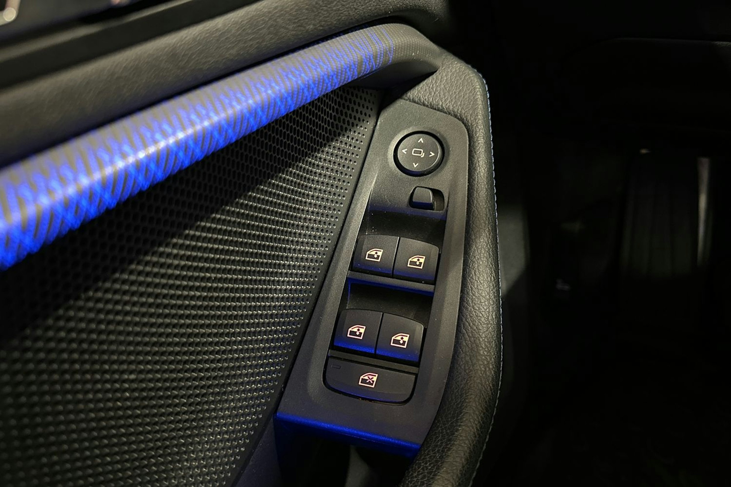 harmaa BMW 218 2020 kuva 28.