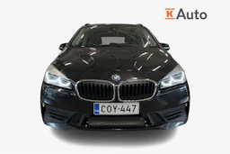 musta BMW 218 2021 kuva 5.