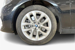 musta BMW 218 2021 kuva 12.