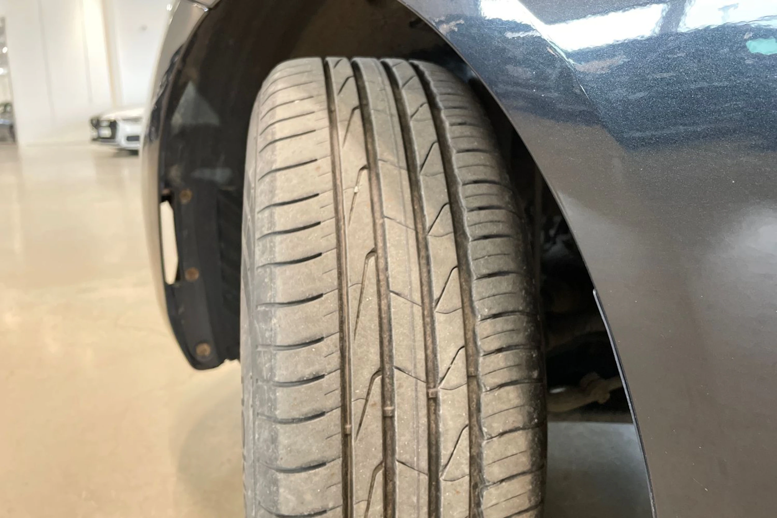 musta BMW 218 2021 kuva 13.