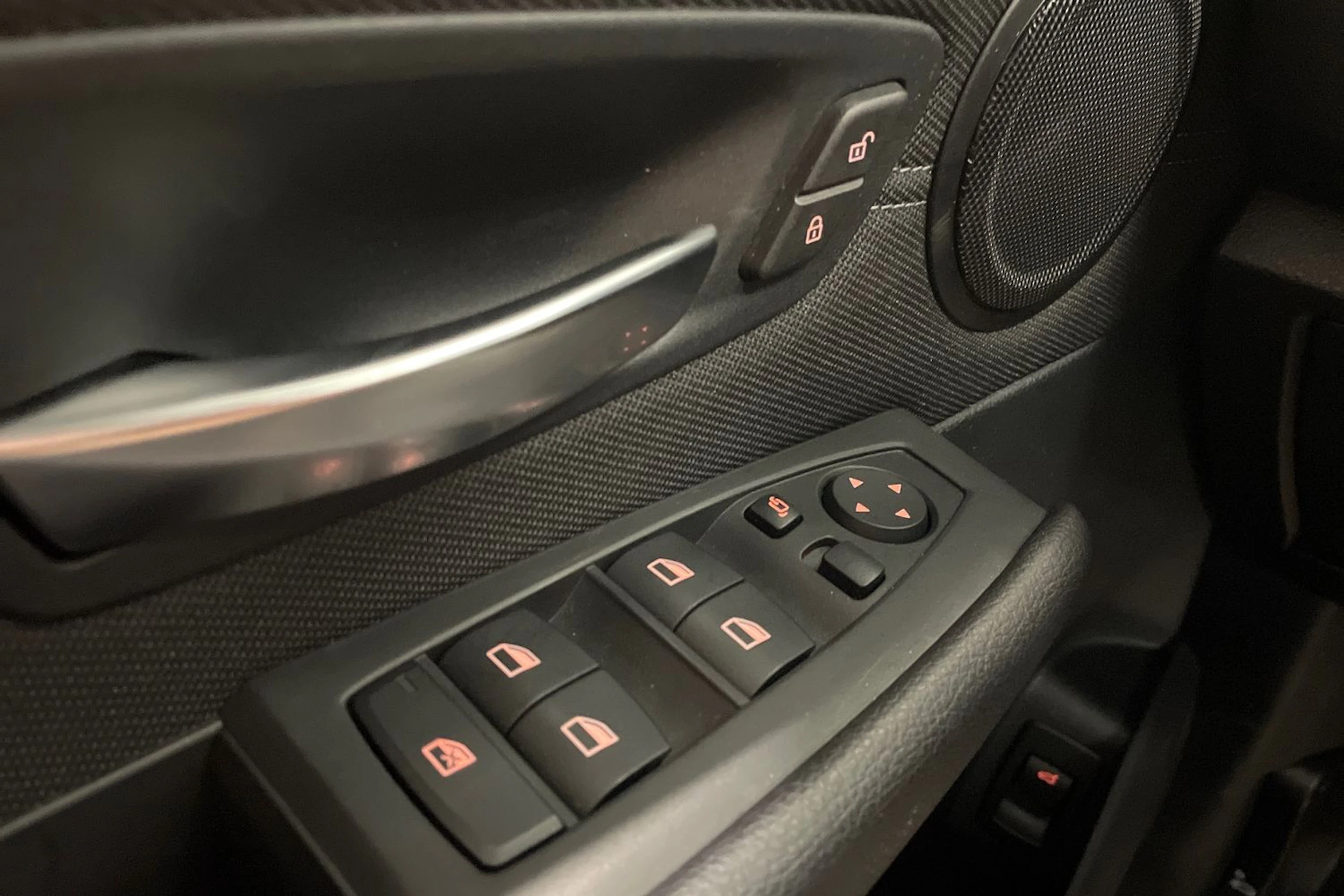 musta BMW 218 2021 kuva 19.