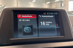 musta BMW 218 2021 kuva 22.