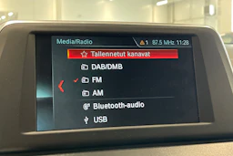 musta BMW 218 2021 kuva 23.