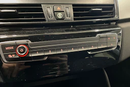 musta BMW 218 2021 kuva 24.