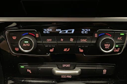 musta BMW 218 2021 kuva 26.