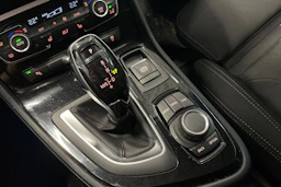 musta BMW 218 2021 kuva 27.