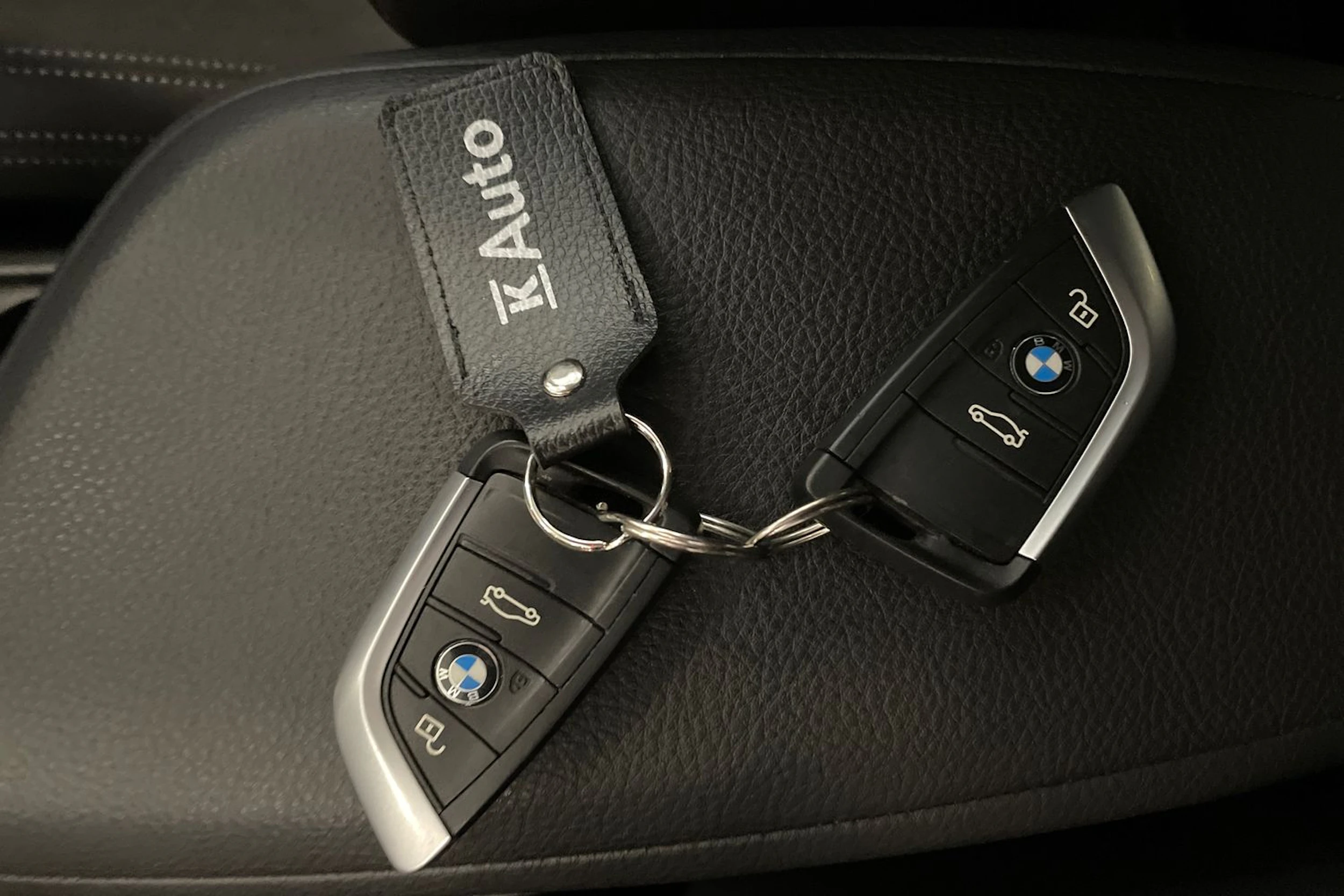 musta BMW 218 2021 kuva 28.