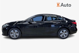 musta BMW 218 2021 kuva 5.