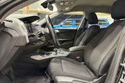 musta BMW 218 2021 kuva 12.