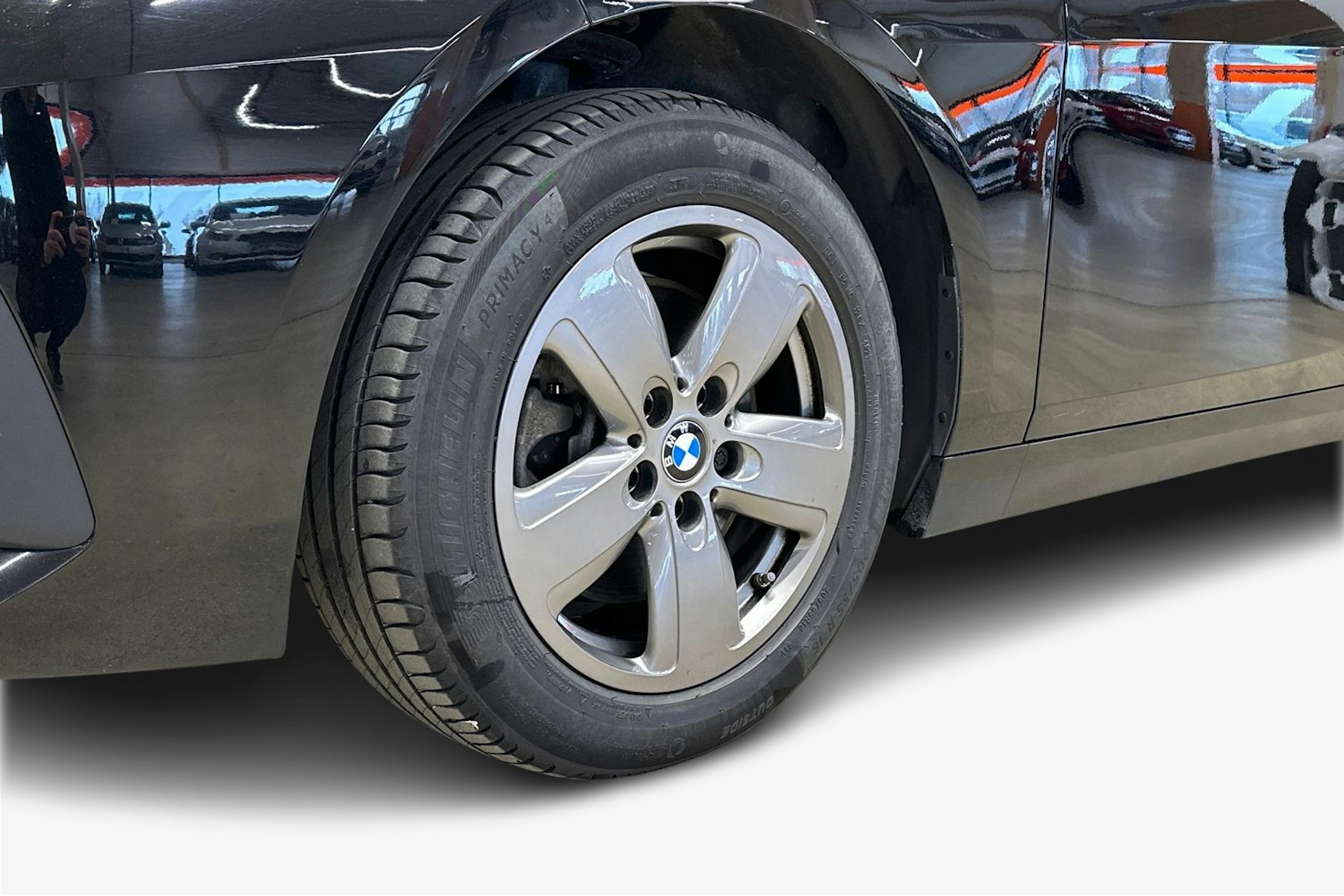 musta BMW 218 2021 kuva 13.