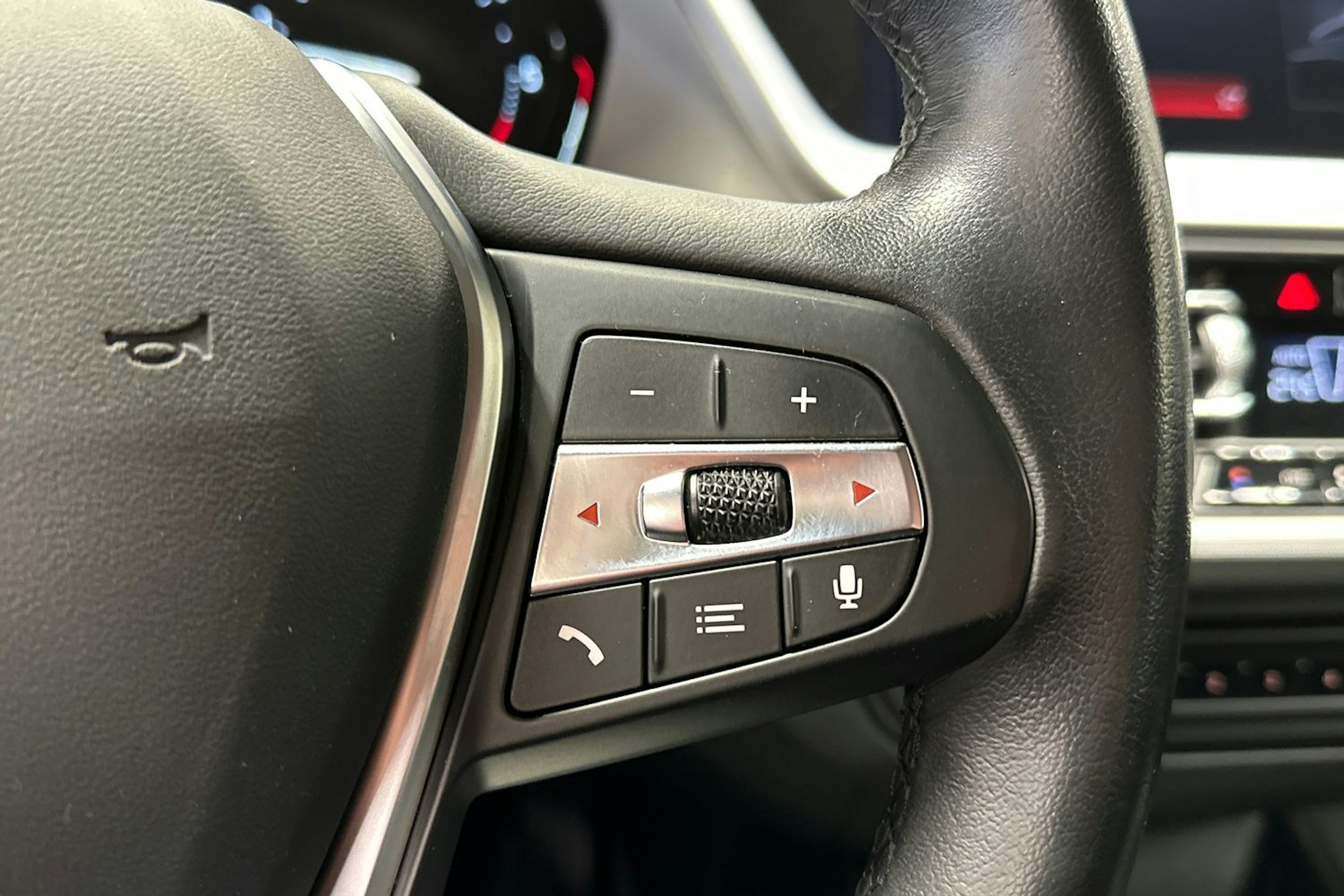 musta BMW 218 2021 kuva 21.