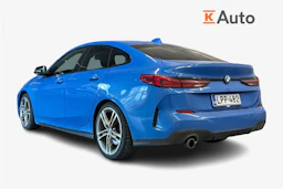 sininen BMW 218 2021 kuva 2.