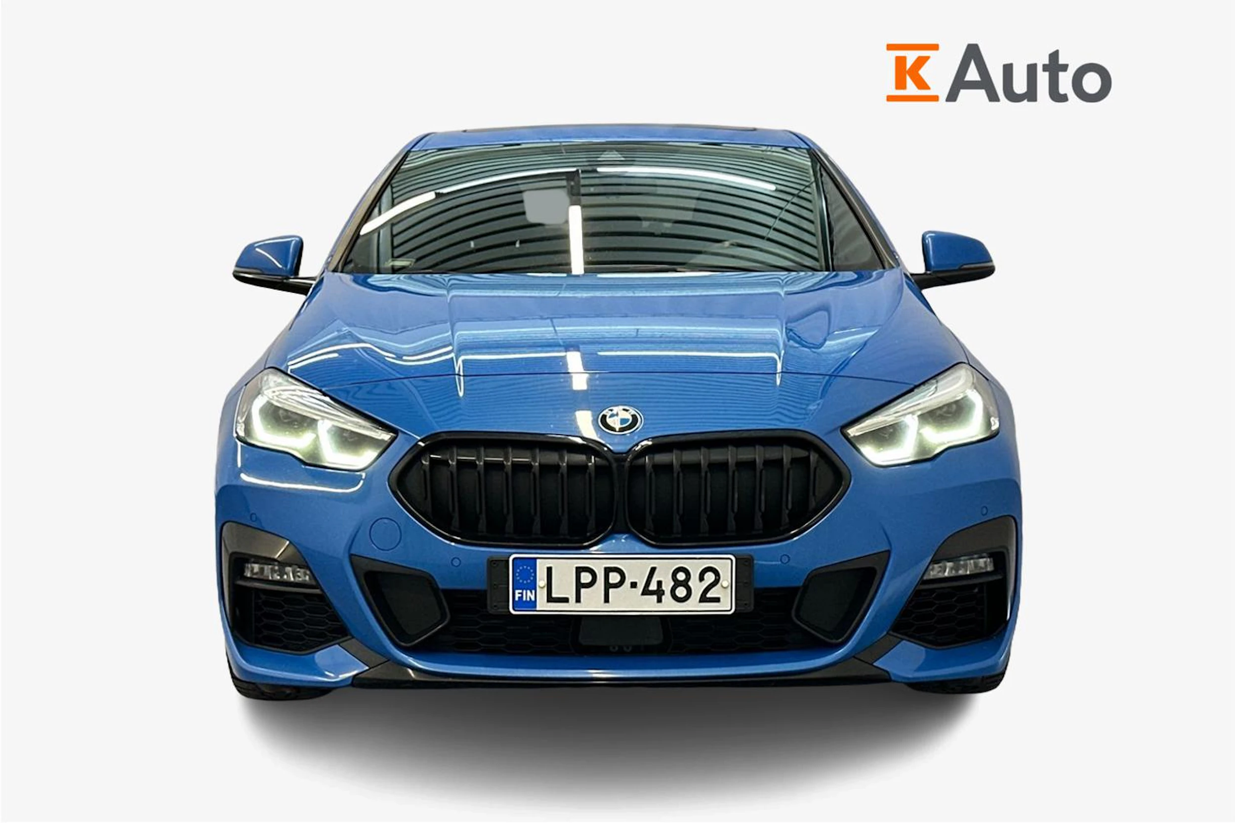 sininen BMW 218 2021 kuva 5.