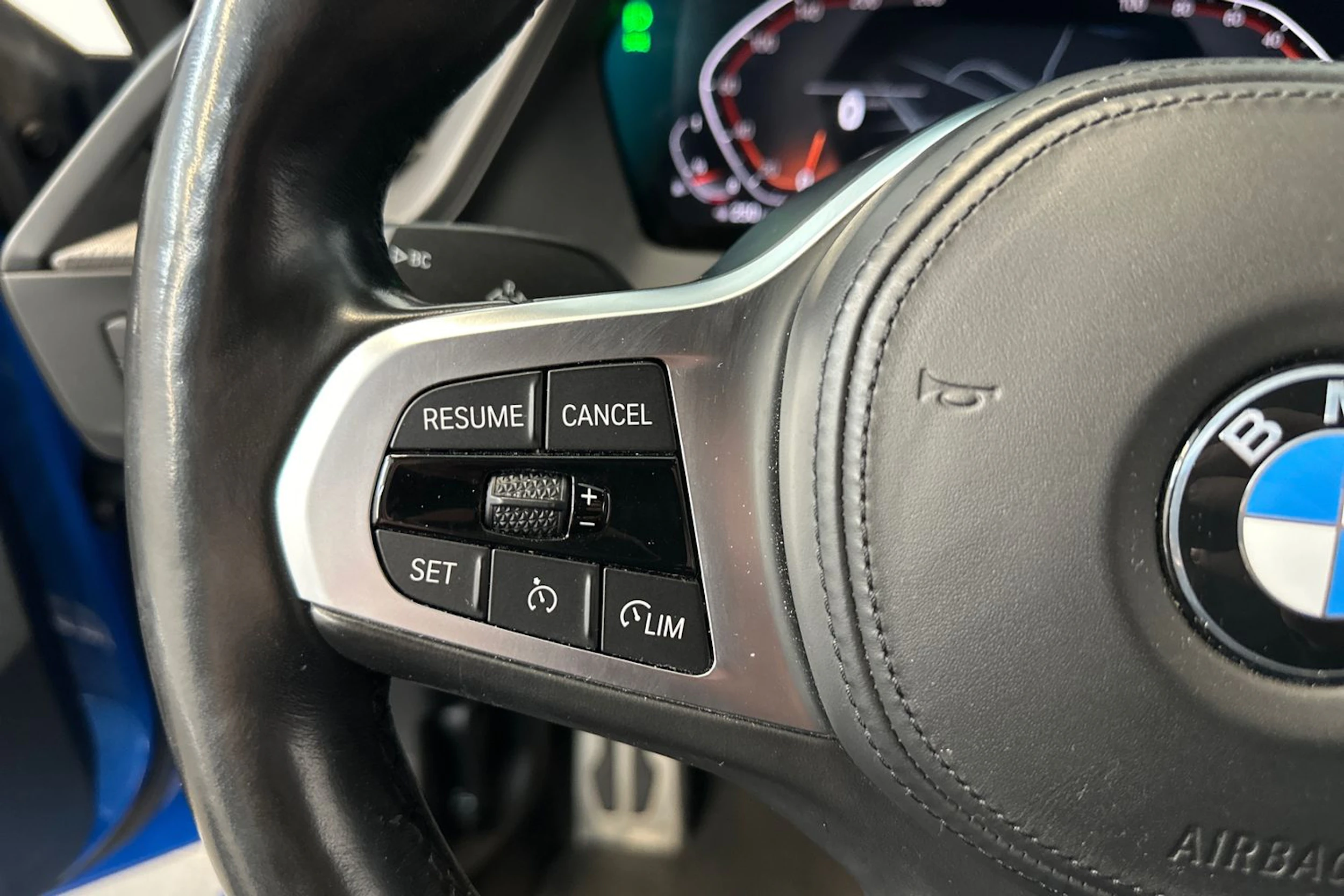 sininen BMW 218 2021 kuva 20.