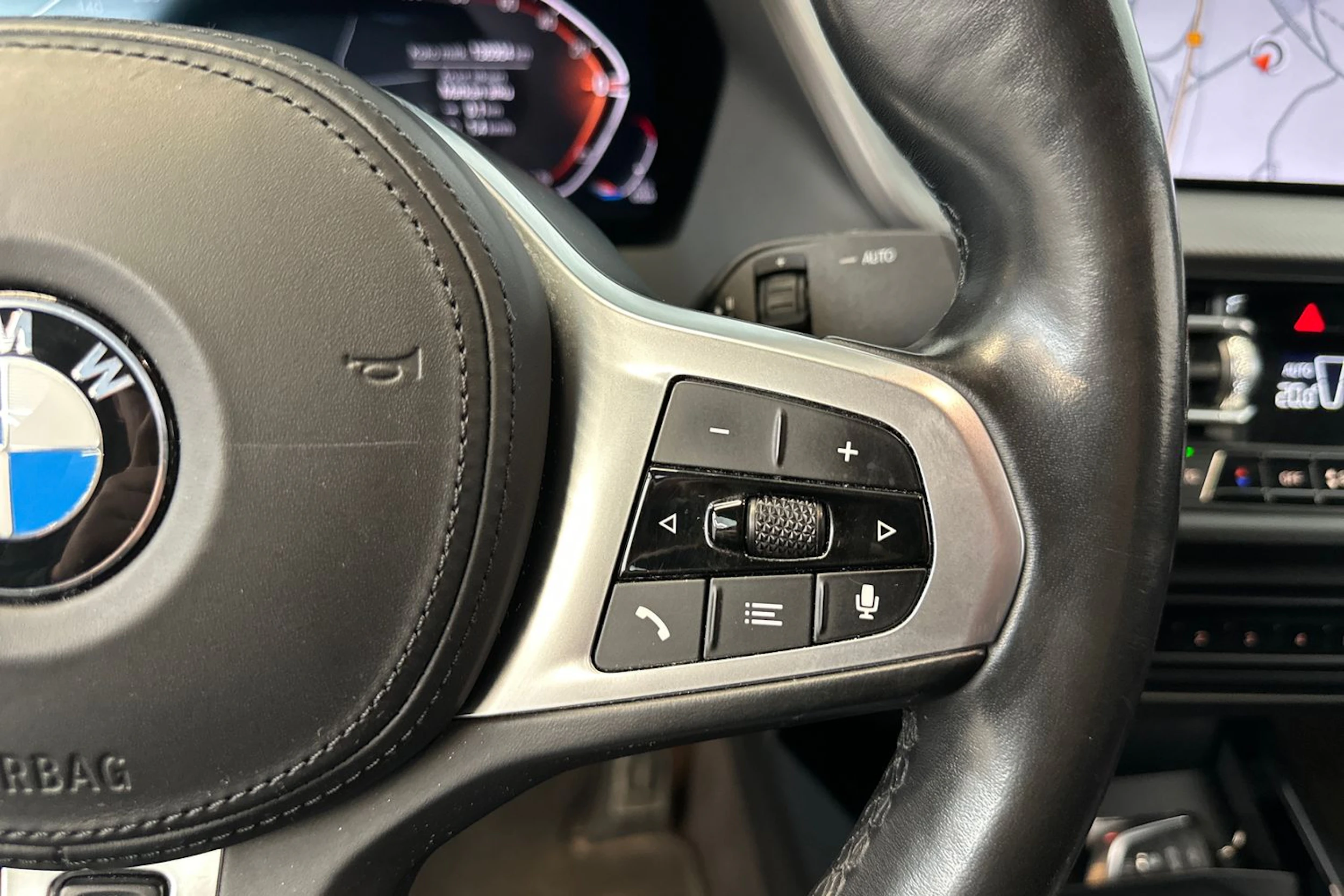 sininen BMW 218 2021 kuva 21.