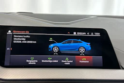 sininen BMW 218 2021 kuva 24.