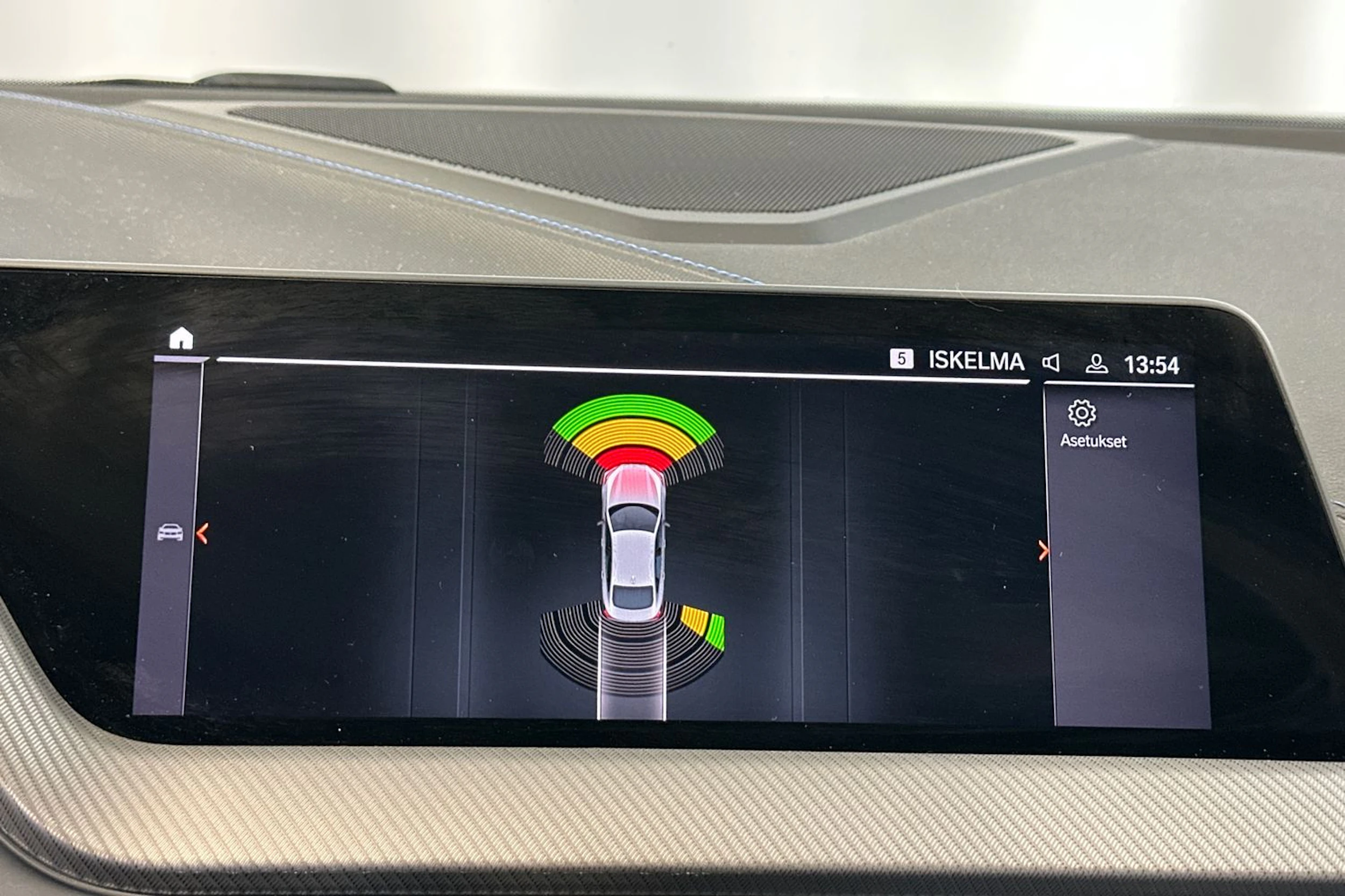 sininen BMW 218 2021 kuva 26.