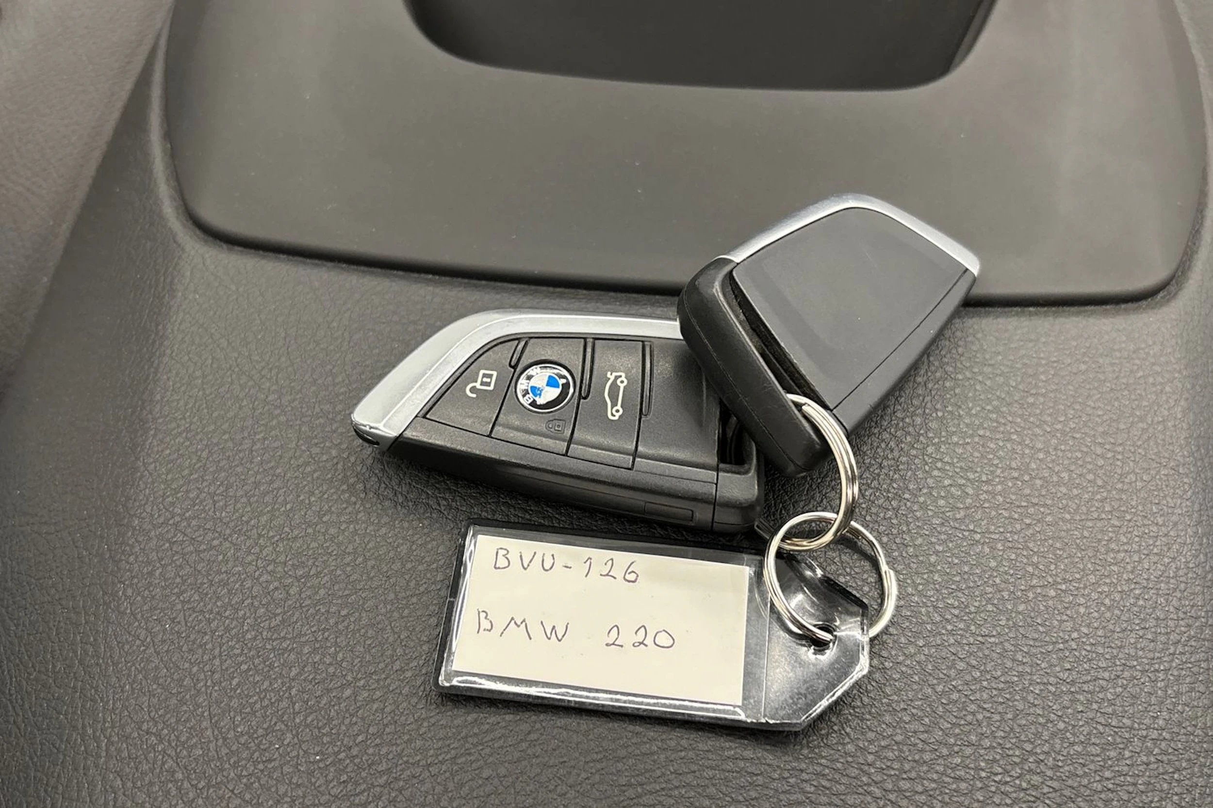 harmaa BMW 220 2014 kuva 22.