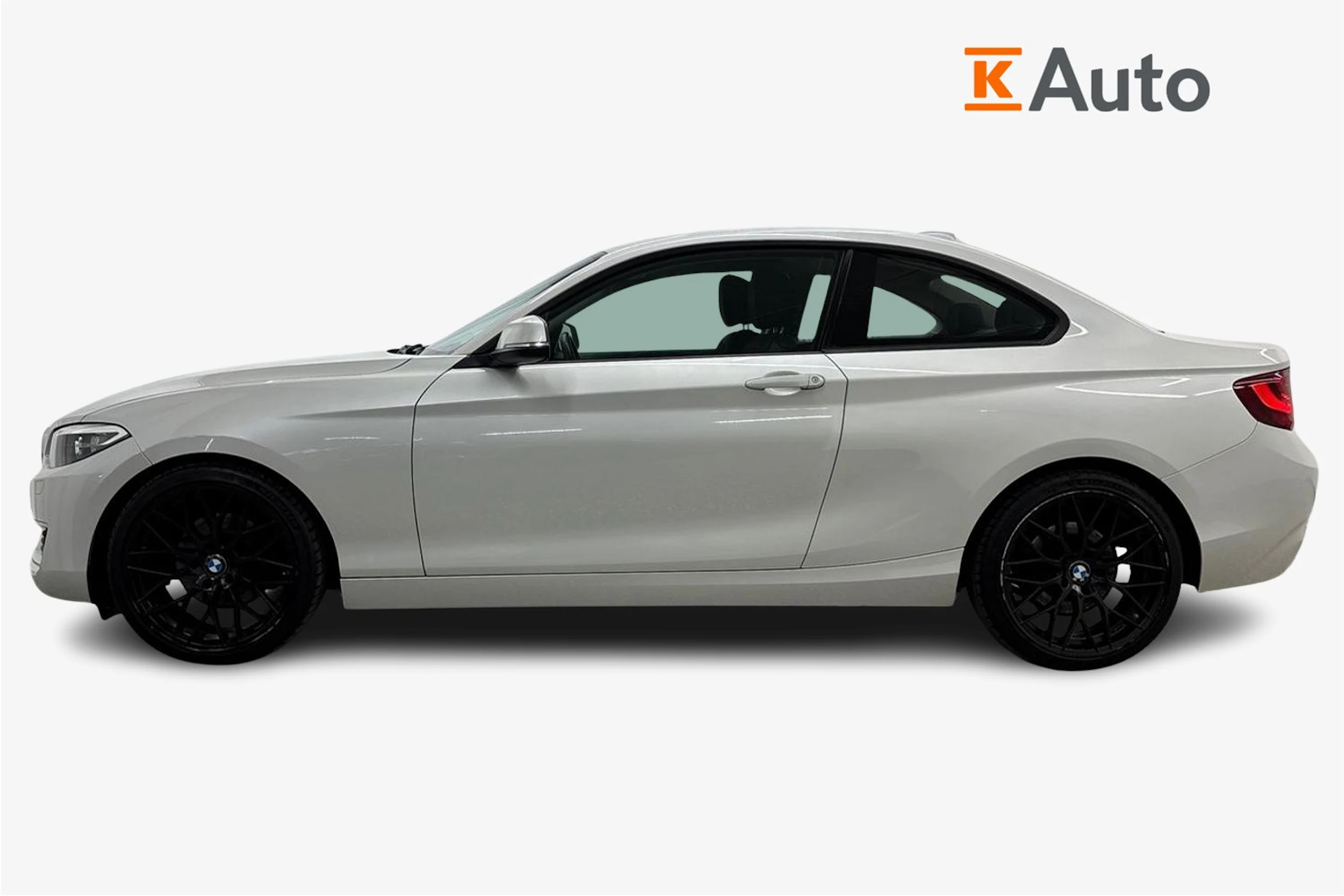 valkoinen BMW 220 2014 kuva 7.