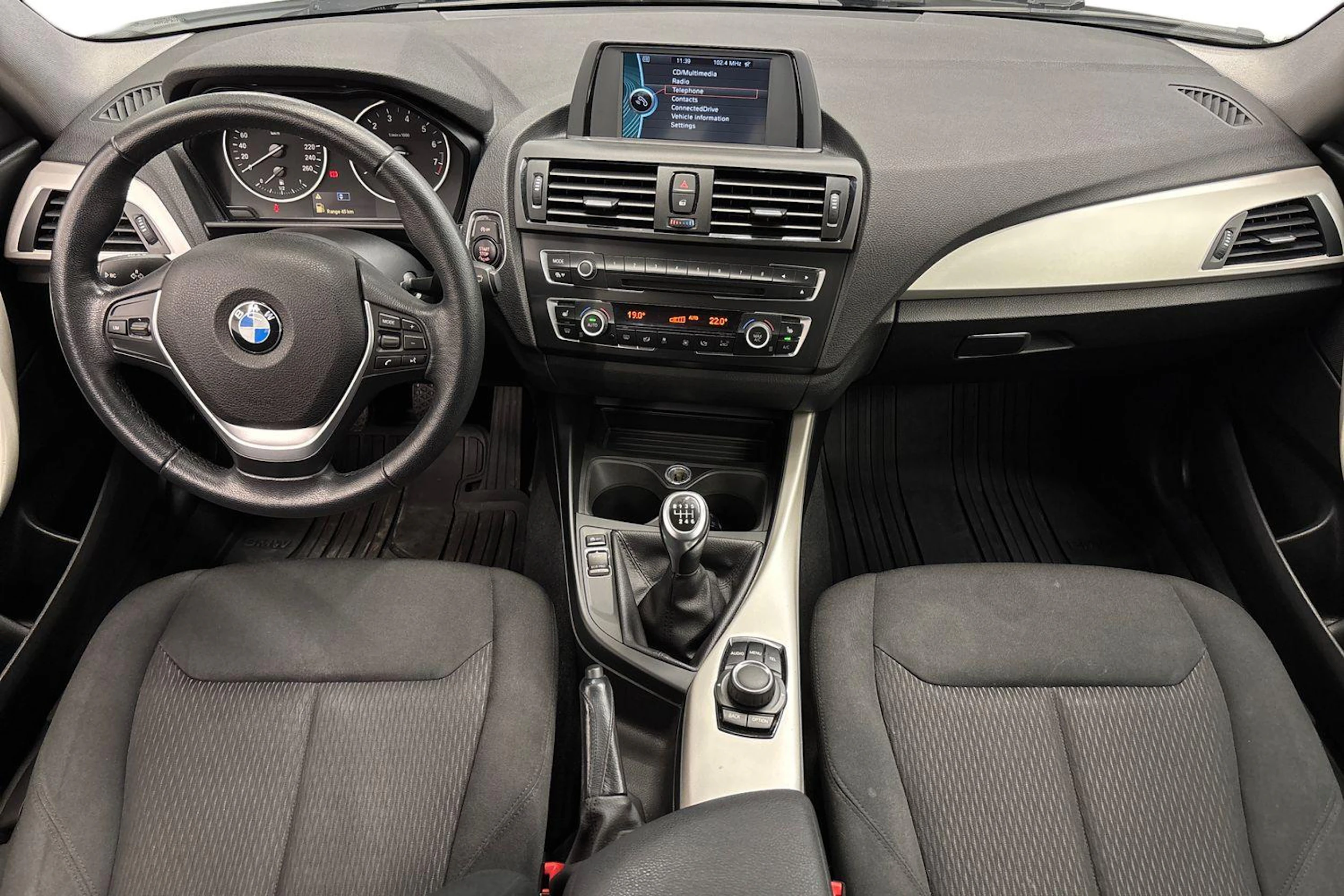 valkoinen BMW 220 2014 kuva 9.