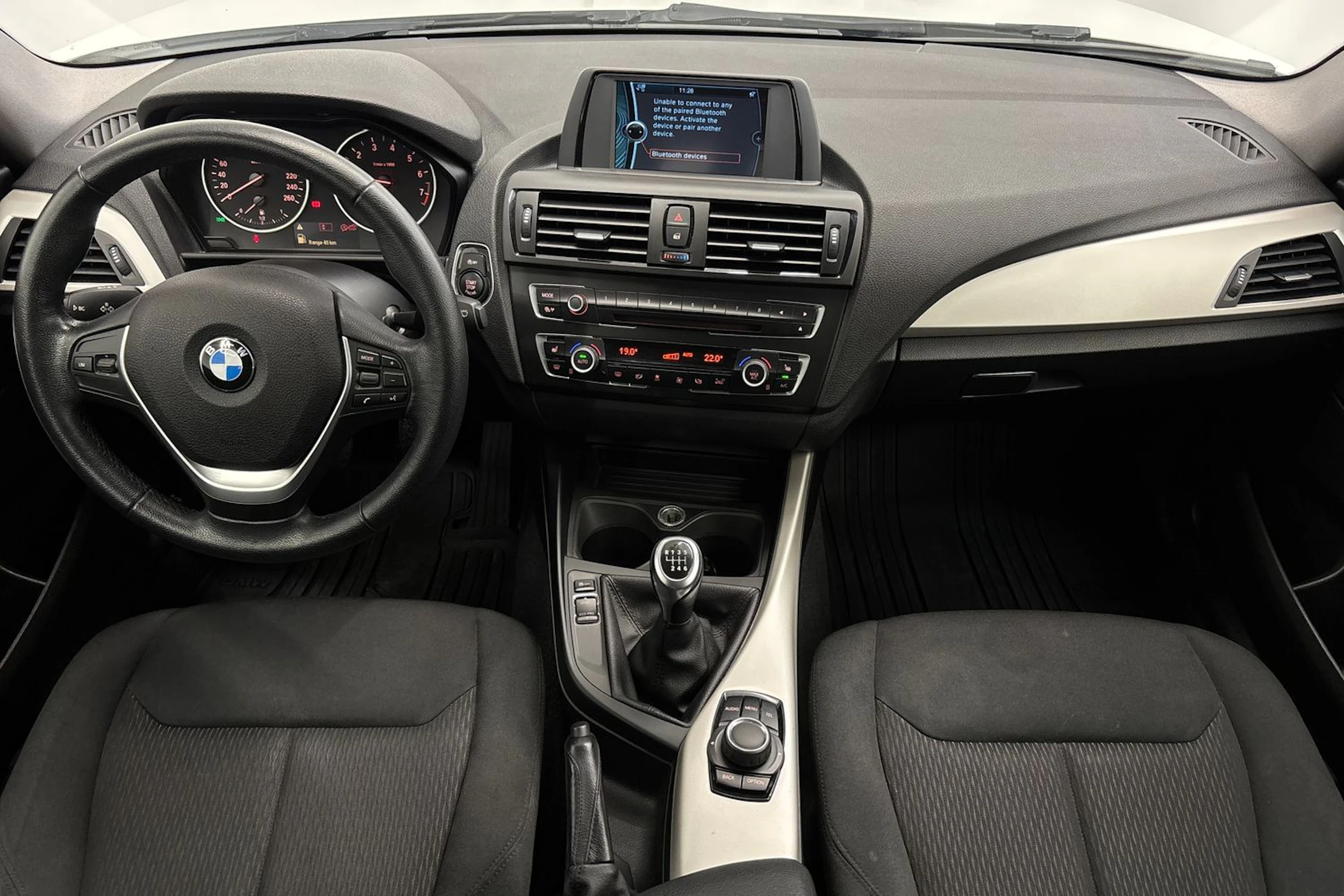 valkoinen BMW 220 2014 kuva 16.