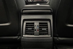 valkoinen BMW 220 2014 kuva 17.