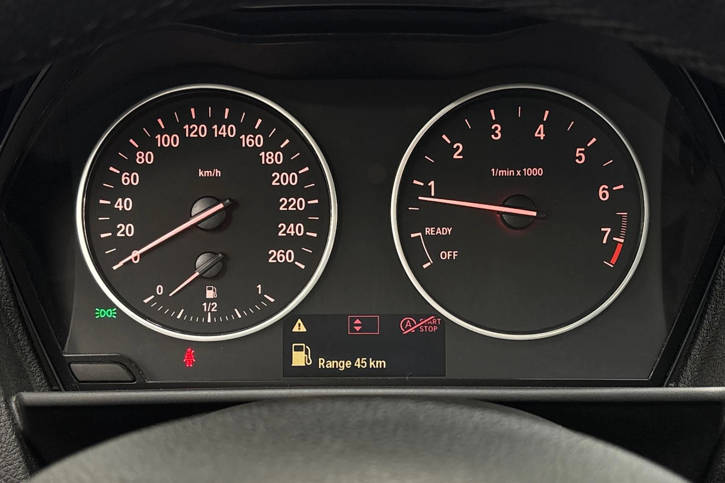 valkoinen BMW 220 2014 kuva 18.