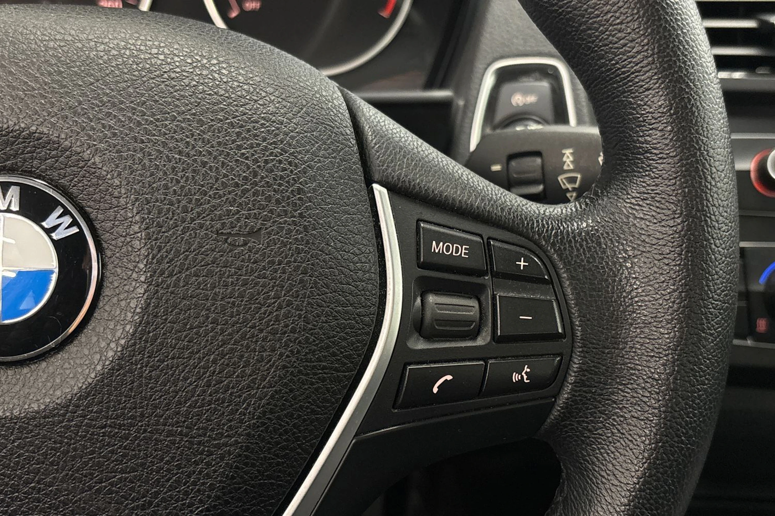 valkoinen BMW 220 2014 kuva 20.