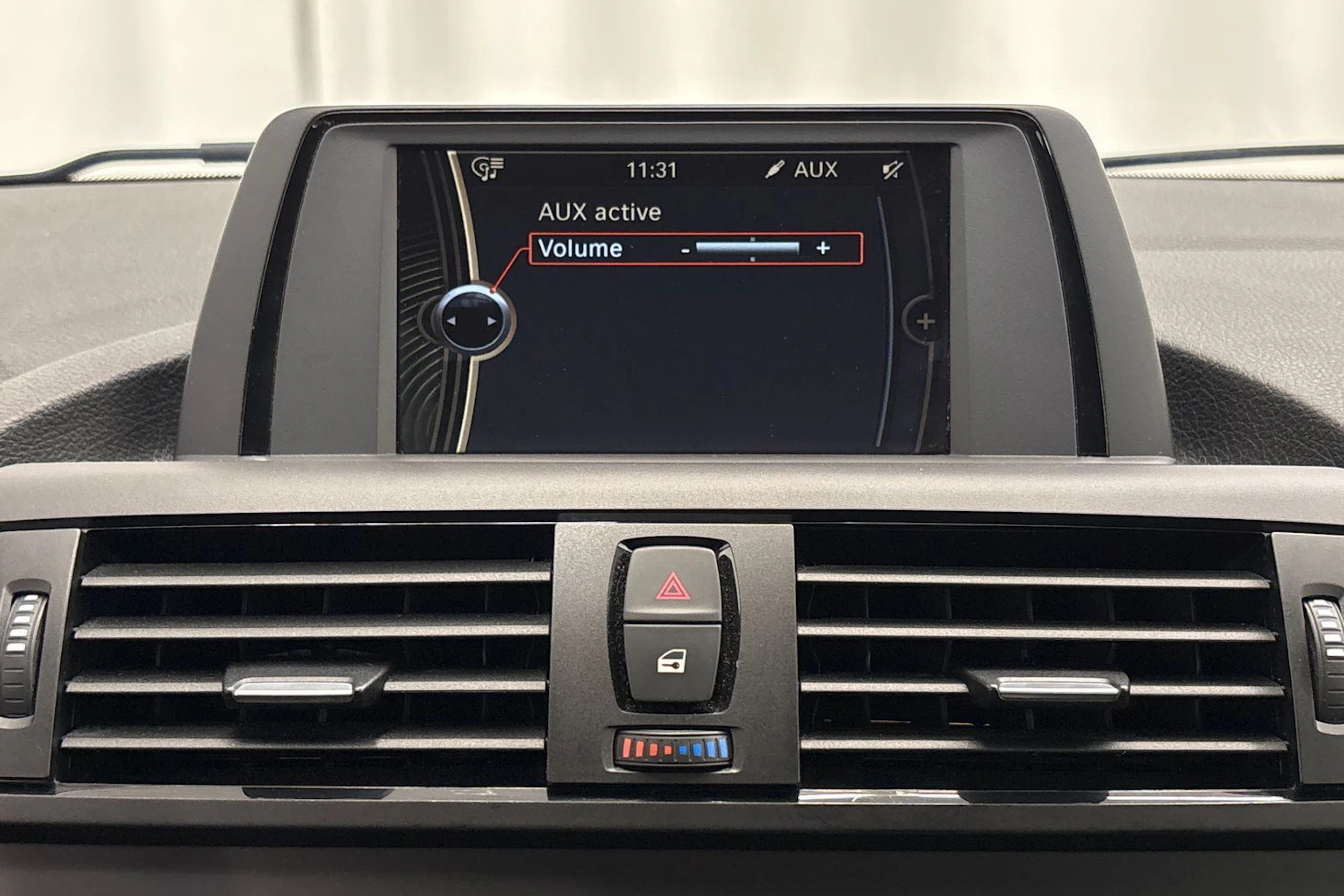 valkoinen BMW 220 2014 kuva 25.