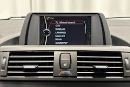 valkoinen BMW 220 2014 kuva 26.