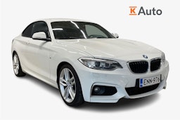 valkoinen BMW 220 2015 kuva 1.