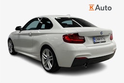valkoinen BMW 220 2015 kuva 2.