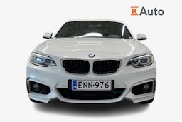 valkoinen BMW 220 2015 kuva 5.