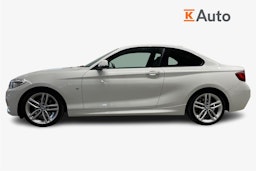 valkoinen BMW 220 2015 kuva 6.