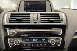 valkoinen BMW 220 2015 kuva 17.