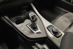 valkoinen BMW 220 2015 kuva 18.