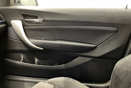 valkoinen BMW 220 2015 kuva 19.