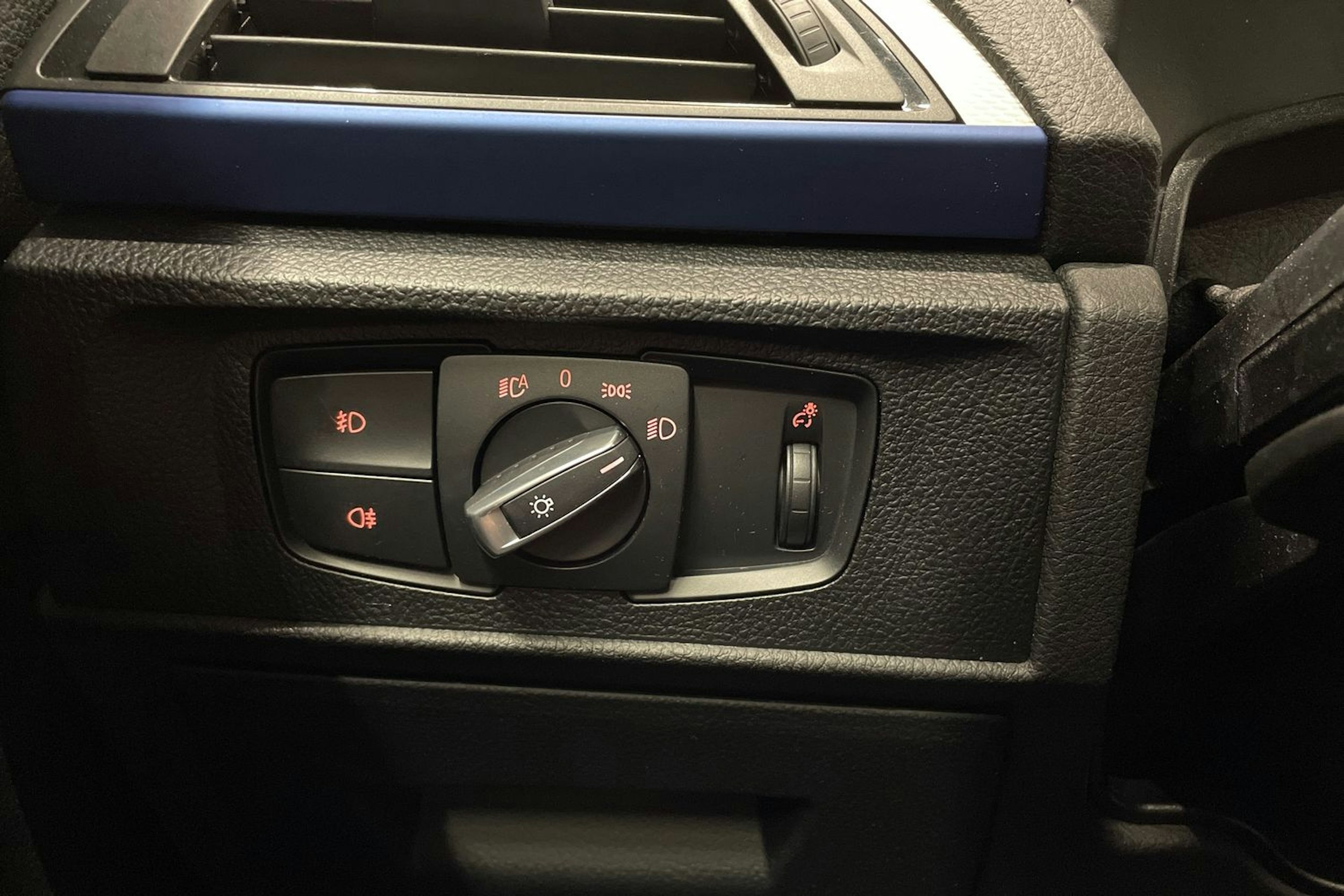 valkoinen BMW 220 2015 kuva 20.